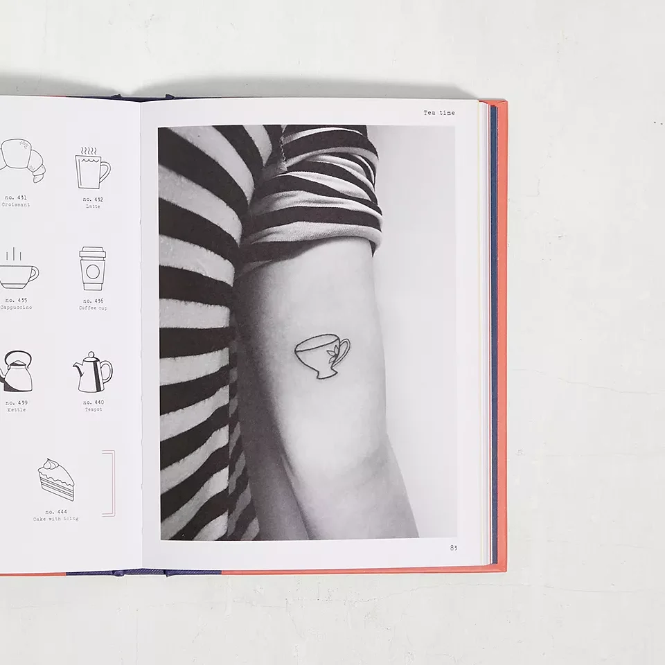 ספר עיצוב Tiny Tattos