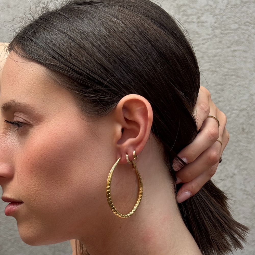 עגילי חישוק סנייק אובלי גדול בציפוי זהב