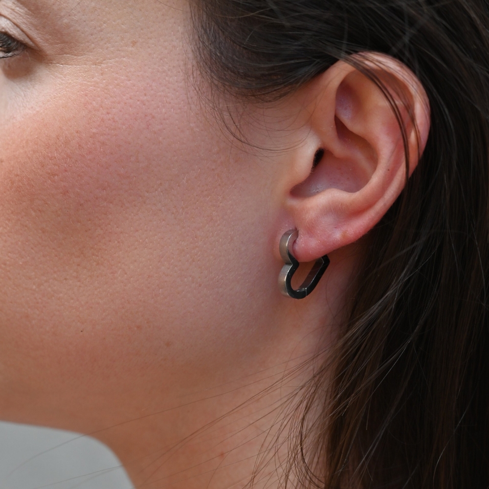 עגילי חישוק ברק לב בציפוי כסף