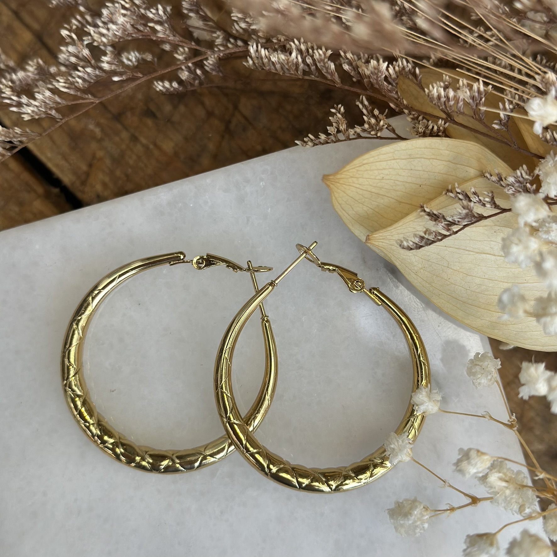 עגילי חישוק סנייק עגול בציפוי זהב